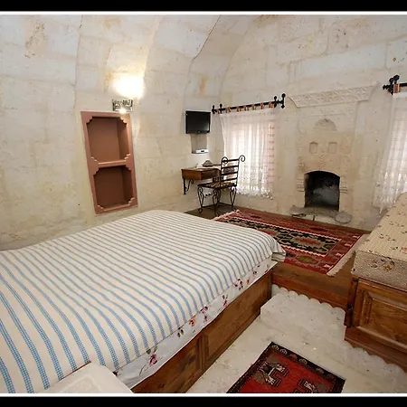 Hotel Sinasos Cave